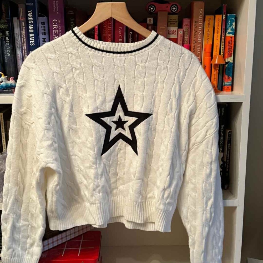 Cable Knit Sweater with Star